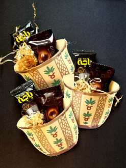 صورة توزيعات قهوة عربية بالزعفران مع شوكولاتة جوديفا (مجموعة ٣)