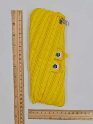 مقلمية بلون اصفر وتصميم بسحاب Yellow  pencil case with zipper