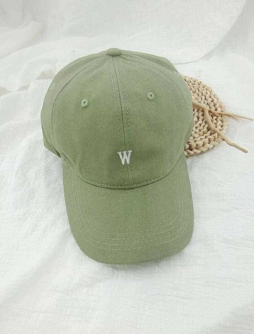 اطلب قبعة مطرزة حرف W من متجر فاشن wow على سوق تبايُع