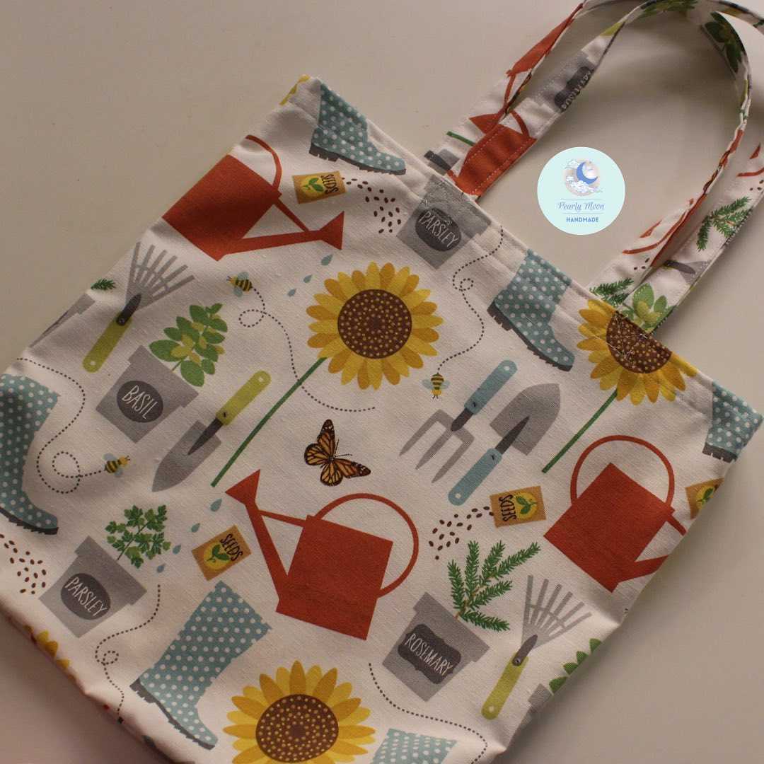 لايفوتك حقيبة قماشية لهواة الزراعة 👩🏻‍🌾🌾 من متجر pearly moon على تبايُع