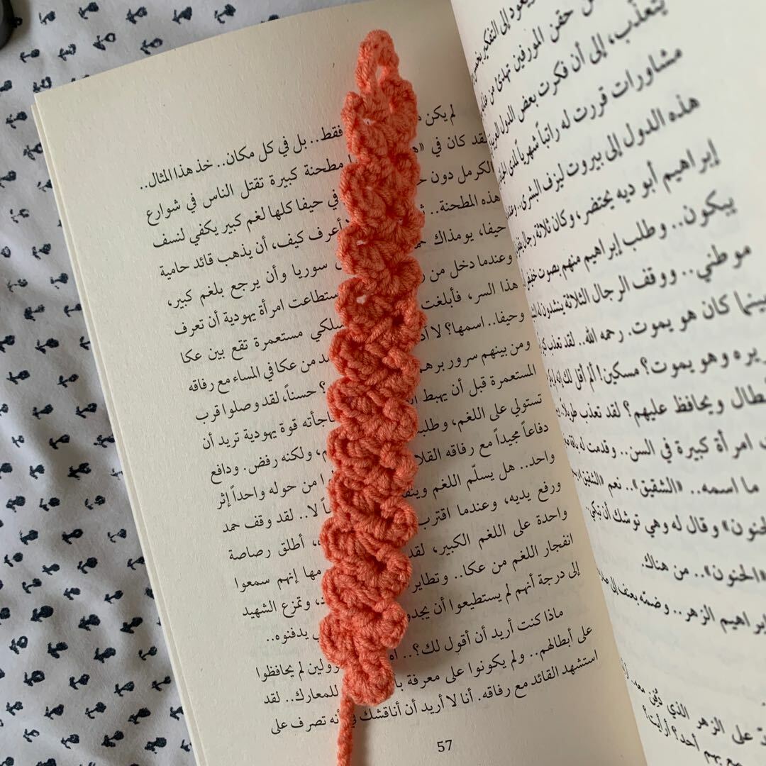 لايفوتك فاصل كتاب كروشيه أحمر  من متجر Kiki crochet على سوق تبايُع