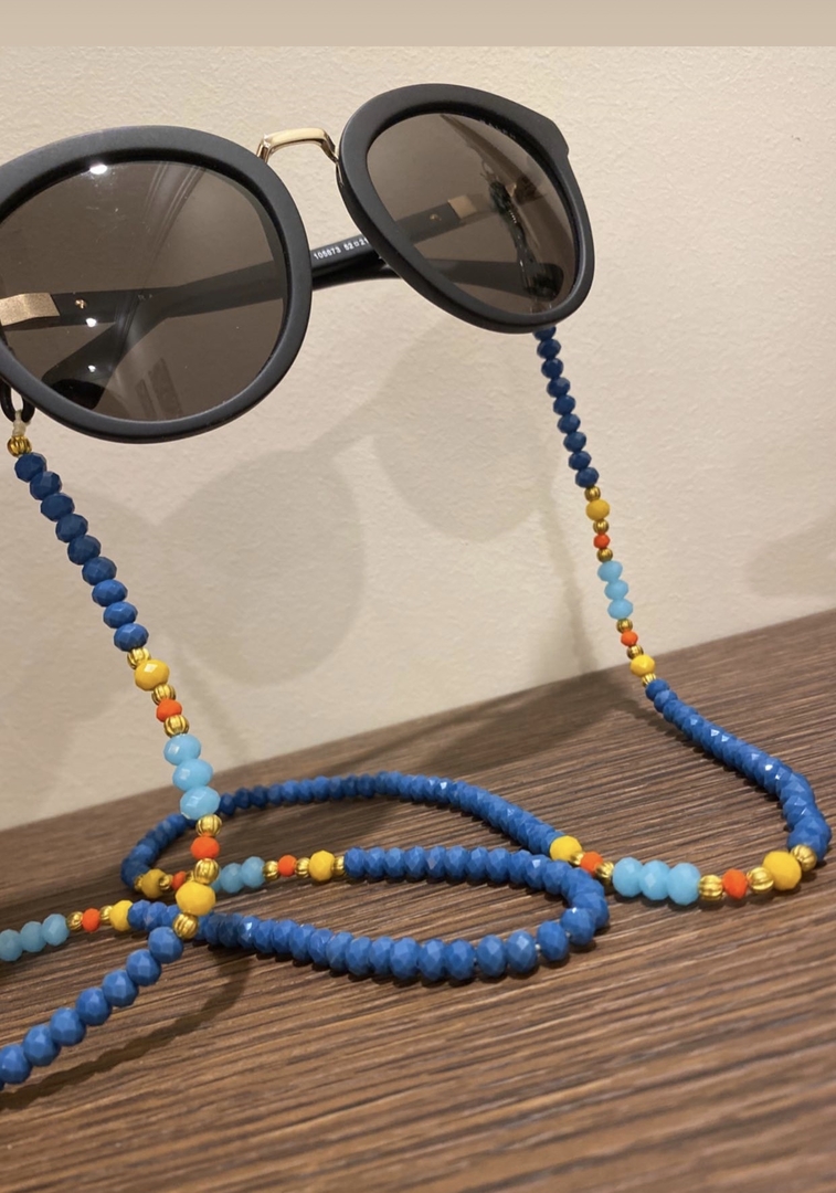 اطلب سلسلة نظارة خرز ملون على سوق تبايُع