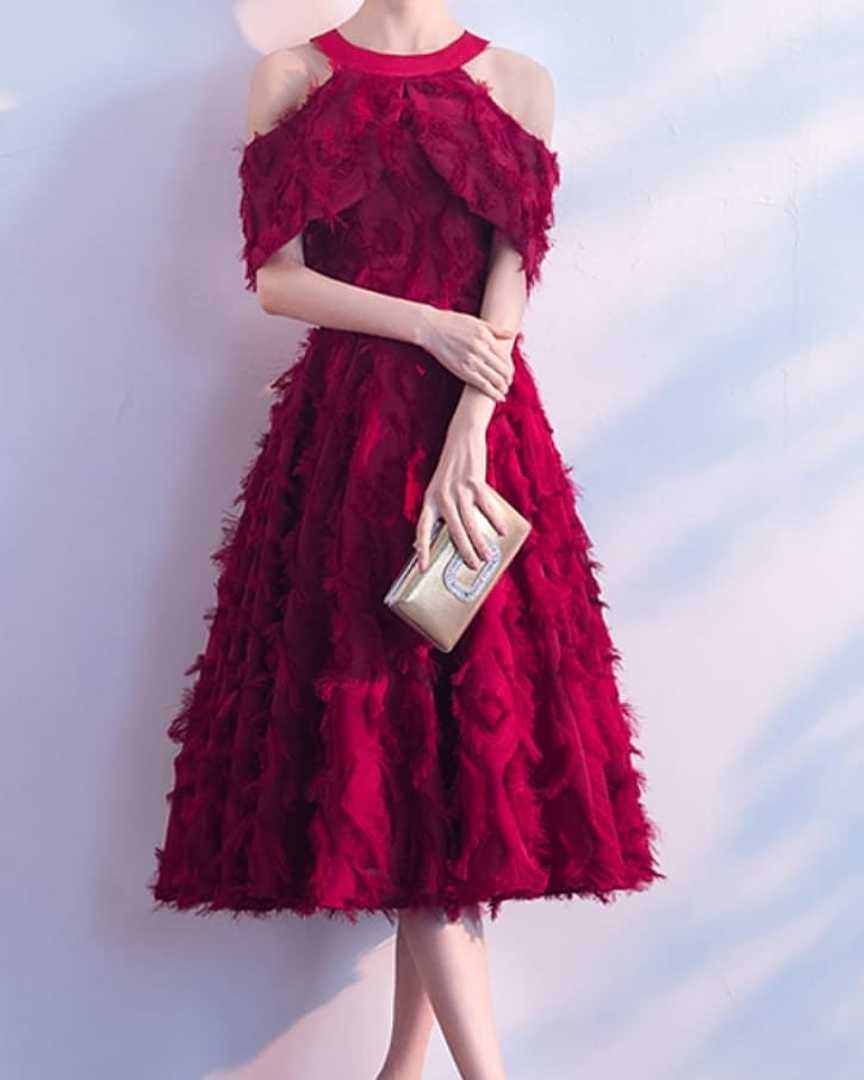 لايفوتك فستان أحمر للسهرات من متجر lalestore على سوق تبايُع