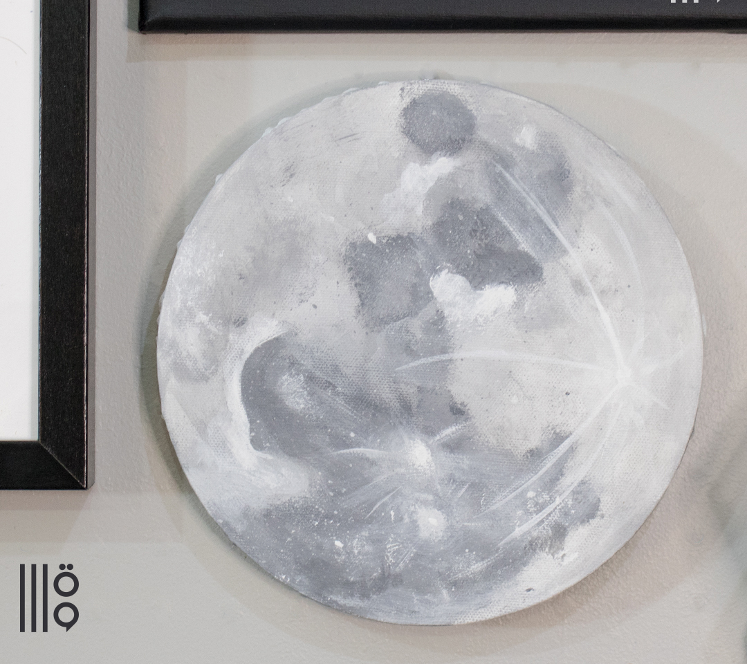 اطلب لوحة قمر كانفس دائرية حجم متوسط من متجر قوس على تبايُع