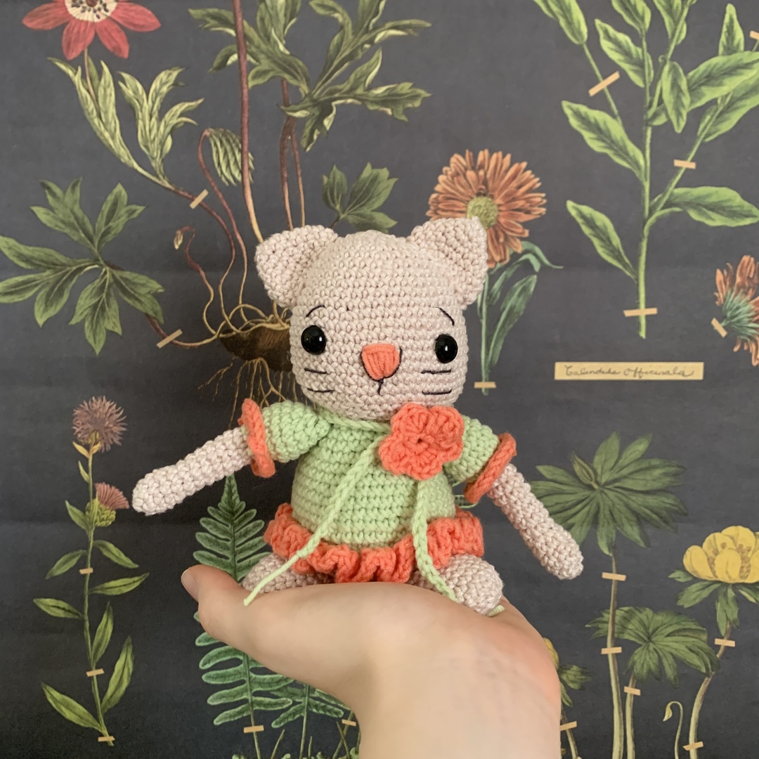 لايفوتك دمية كروشيه قطة من متجر Kiki crochet على سوق تبايُع