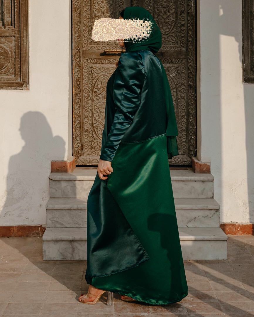 عباية كلوش لون  أخضر زمردي بقماش التفتة - Peacock 🦚 