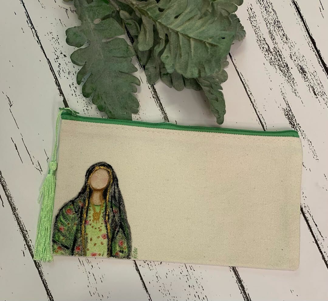 صورة محفظة قماشية فتاة بالزي الشعبي
